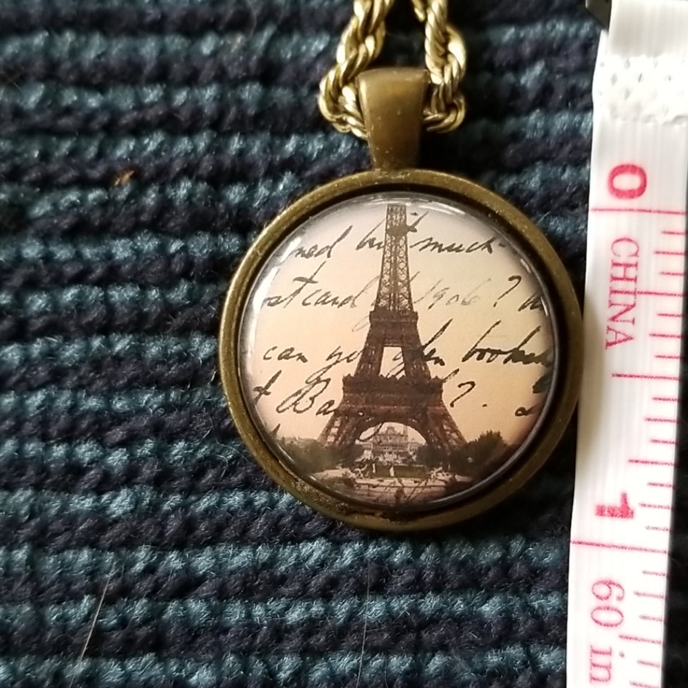 Eiffel Tower necklace - Picture 4 of 4